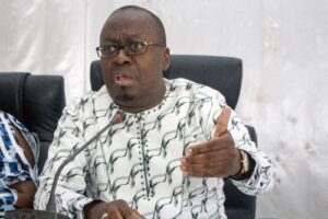 Lire la suite à propos de l’article Réalisations du maire Luc Atrokpo et du Conseil communal: La mairie de Cotonou expose son bilan aux populations locales