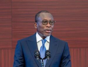 Lire la suite à propos de l’article Le Président Talon lors du séminaire sur les réformes de la décentralisation: « Nous avons l’obligation de construire le Bénin pour les générations futures »