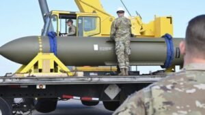Lire la suite à propos de l’article  Frappes israéliennes en Iran: Un bunker-buster américain peut-il détruire la montagne nucléaire iranienne ?
