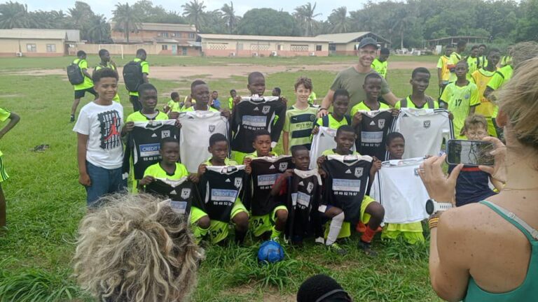 Lire la suite à propos de l’article Don de matériels sportifs au centre Talent Pur: FC Fontaine accompagne la préparation de la relève au Bénin