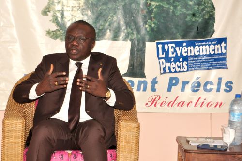 Moukaram Badarou, DAC/PAN et membre du Bureau Politique de l’UP-R, invité de « Sous l’arbre à Palabres »: « ‘’Le Talonisme’’ est un modèle économique à adopter sur le continent »