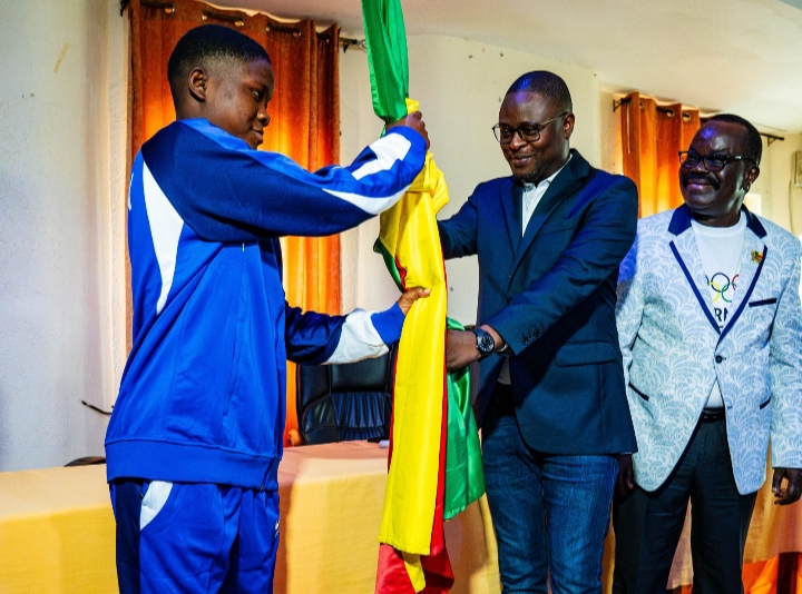 Premiers Jeux scolaires africains/Remise de drapeau: Le ministre DATO transmet les attentes du peuple à la délégation en partance à Alger