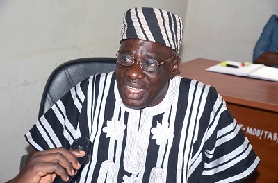 You are currently viewing Djougou : Le maire Yaya Idrissou salue l’avancée des travaux d’asphaltage