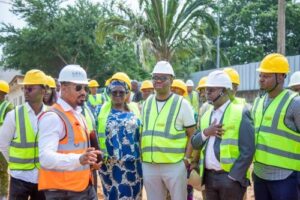 Lire la suite à propos de l’article Visite du chantier du nouvel Hôtel de Ville de Cotonou: ATROKPO et le Conseil municipal saluent l’œuvre du Gouvernement 