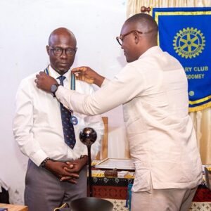Lire la suite à propos de l’article Rotary Club de Godomey : Sègbégnon Alphonse Kounouho prend les commandes