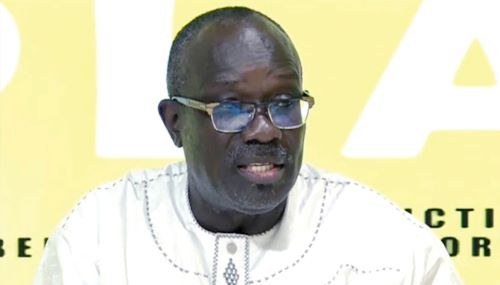 You are currently viewing Le député Démocrate Léon AHOSSI à propos du code électoral: « Nous sommes au pied du mur, nous allons subir ou périr ensemble »