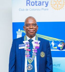 Lire la suite à propos de l’article Mandature 2025-2026 du Rotary Club de Cotonou Phare : Michel GBEMETONOU succède à Orens MEHOU