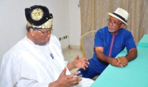 Lire la suite à propos de l’article Activités  agro-écologiques: Soglo visite le centre Songhaï et salue l’exploit  de Godfrey Nzamujo