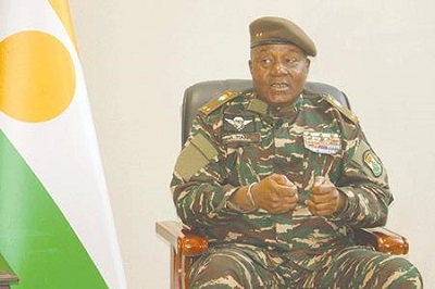 Lire la suite à propos de l’article Crise au Niger :  Les travailleurs s’insurgent contre les retards de salaires