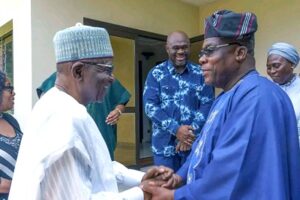 Lire la suite à propos de l’article Échiquier politique national : Bruno Amoussou salue la « contribution qualitative » de Moele-Bénin