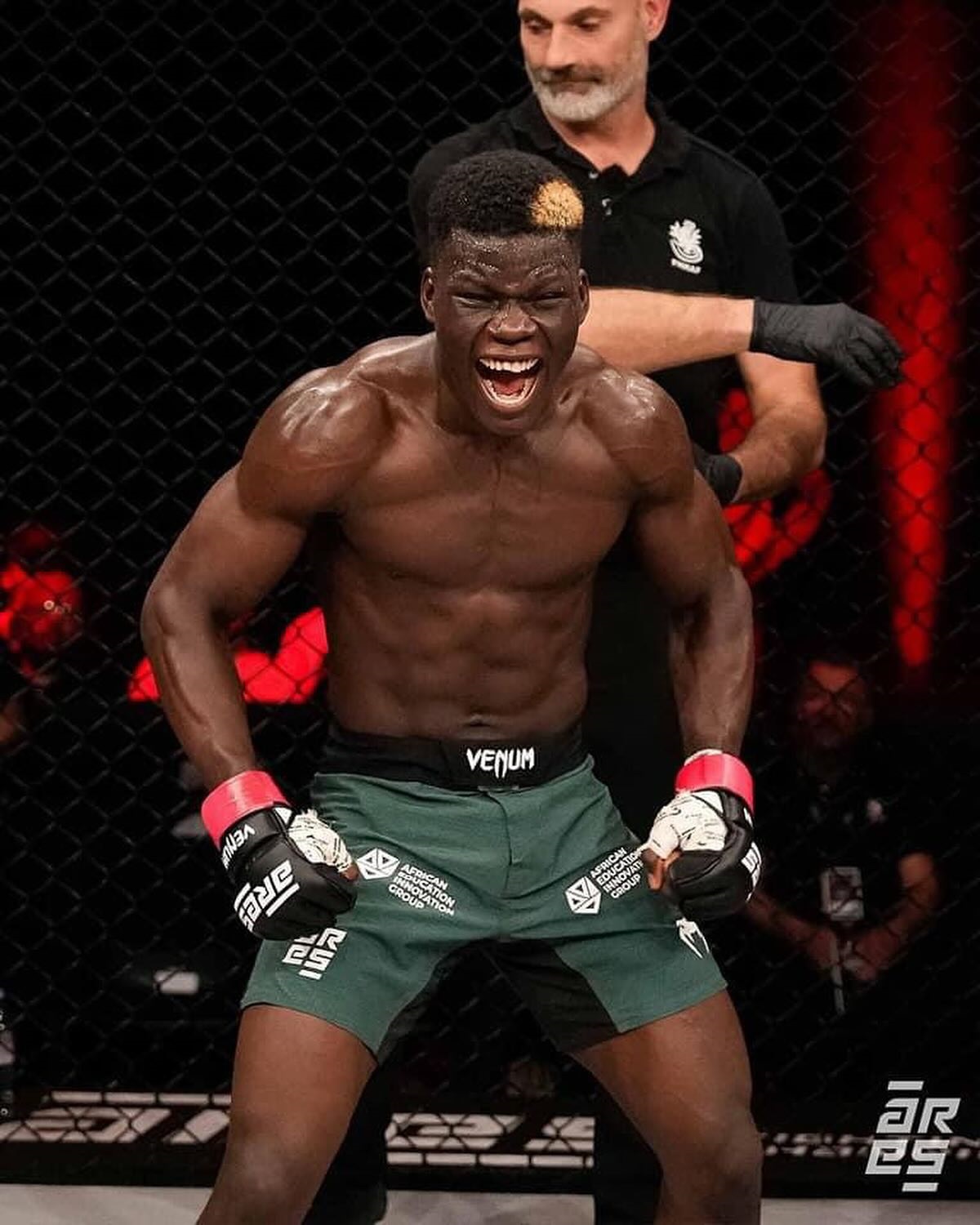 Lire la suite à propos de l’article Poids légers des Arts Martiaux Mixtes : Jean Do Santos du Bénin champion d’Afrique