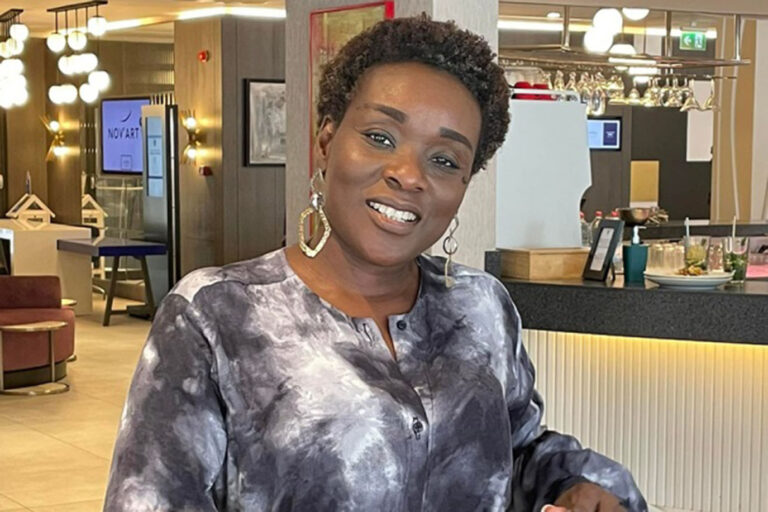 Angela KPEIDJA, journaliste à propos de la gestion des tâches et des finances dans le foyer : « …la popote et les dépenses liées au bien être des membres de la famille doivent être partagées en fonction des revenus de chacun »