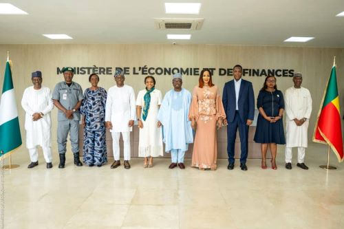 You are currently viewing Relations bilatérales: Le Bénin et le Nigeria  s’engagent pour une  coopération économique renforcée