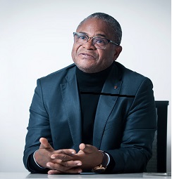 Lire la suite à propos de l’article Victor Topanou sur la présidentielle 2026 : « Le prochain président doit être une parfaite synthèse entre Soglo, Kérékou, Yayi et Talon » 