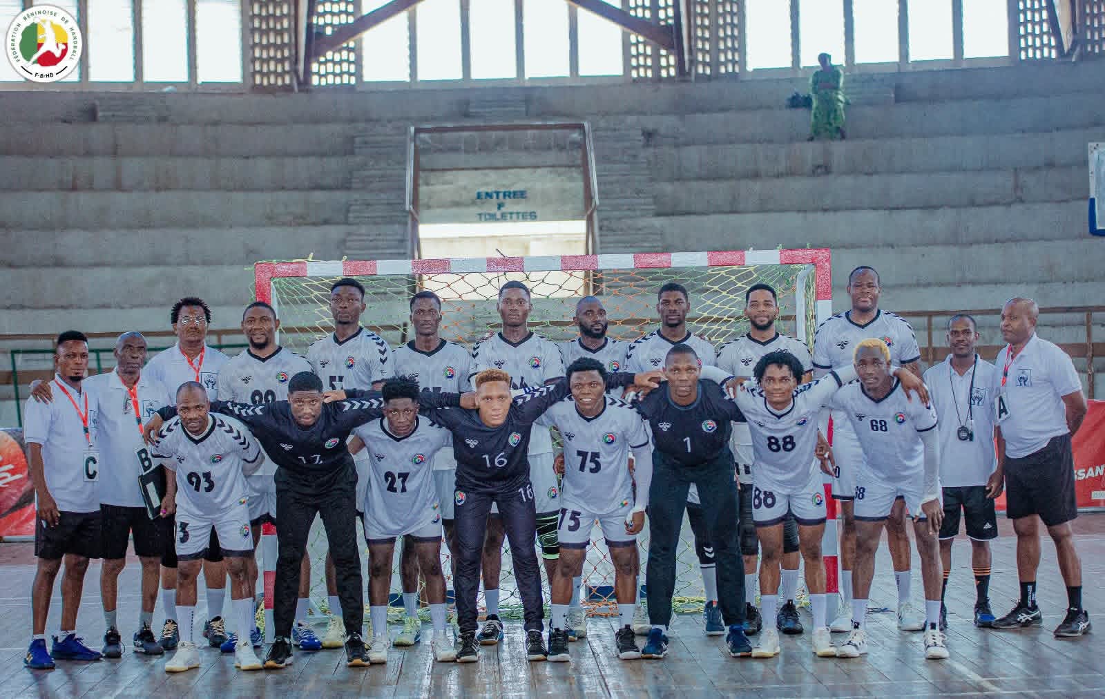 Lire la suite à propos de l’article Handball/Play-offs Moov Africa Ligue 1 2025: Les favoris s’imposent d’entrée
