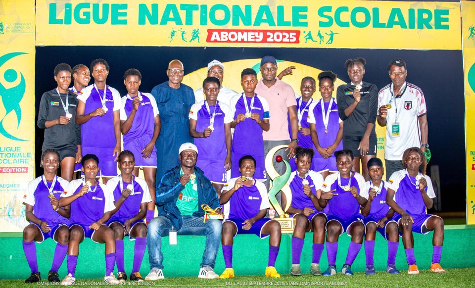 Lire la suite à propos de l’article Clôture de la 1ère Édition Ligue Nationale Scolaire : Le gouvernement partage l’émotion aux élèves athlètes à Abomey