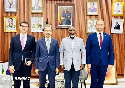 Lire la suite à propos de l’article Diplomatie et médias à la HAAC : La Turquie et la FeRCAB échangent avec Édouard Loko