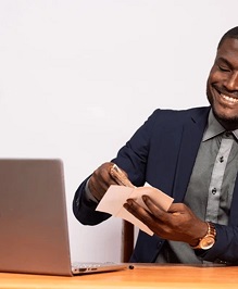Societas : L’homme doit-il révéler son salaire à sa conjointe ?