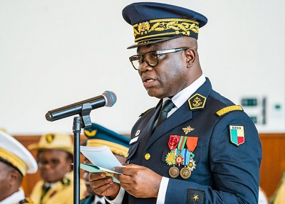 Lire la suite à propos de l’article Elections générales de 2026 : Le Chef d’État-major général rappelle la neutralité politique de l’armée