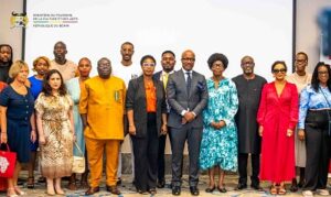 Lire la suite à propos de l’article 1ère édition du SMOB à Cotonou : Le design africain s’affirme sur la scène mondiale