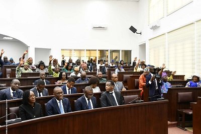 Adoption à l’unanimité de la loi de finances parlement :  Les députés donnent feu vert au budget de l’Etat 2026