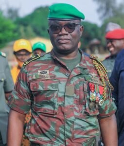Lire la suite à propos de l’article Forces armées béninoises : Ahodègnon Gbaguidi élevé général de corps d’armée