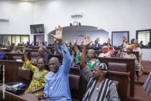 Lire la suite à propos de l’article Assemblée nationale : Les députés votent à l’unanimité le budget de l’Etat 2026