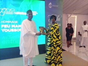 Lire la suite à propos de l’article 3ᵉ édition du Prix de la Qualité et de la Performance : La CCI Bénin célèbre l’excellence entrepreneuriale