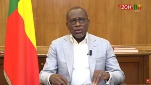 Lire la suite à propos de l’article Tentative de coup d’État par des mutins : Talon apparaît et rassure  les Béninois : « La situation est sous contrôle…»