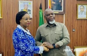 Lire la suite à propos de l’article Audience à la HAAC : La ministre du Numérique échange avec le Président Edouard Loko