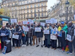 Lire la suite à propos de l’article À Paris, la diaspora béninoise se mobilise pour la démocratie : MOELE-BÉNIN aux côtés des compatriotes et de toutes les diasporas
