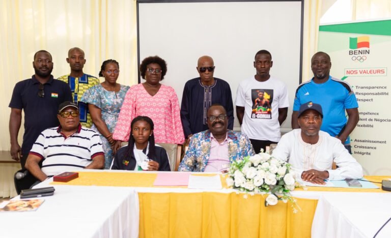 Revenue des 4e Jeux africains de la jeunesse, Angola 2025 : La boxeuse Élisabeth Salanon chez Minavoa pour lui présenter sa médaille