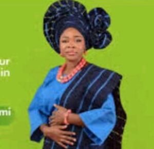 Lire la suite à propos de l’article 10ème législature: L’entrée rayonnante de Mme  Albertine Assikidana,  épouse Fagbohoun 