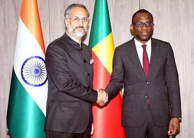Nouvel ambassadeur de l’Inde près le Bénin : Abhishek Singh présente les copies figurées de ses lettres de créance à Olushegun Adjadi Bakari