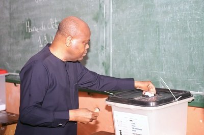 Elections communales et législatives du 11 janvier 2026 : Le président de la Cour  Dorothé SOSSA vote  dans la sérénité