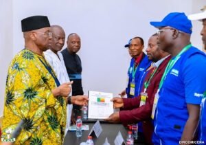 Lire la suite à propos de l’article Législatives et communales du 11 janvier : La mission d’experts de la CEMAC remet son rapport à la CENA