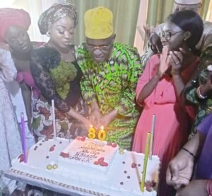 Lire la suite à propos de l’article Parcours exceptionnel d’un opérateur économique et homme politique : Des hommages et témoignages forts sur Fagbohoun pour ses 80 ans