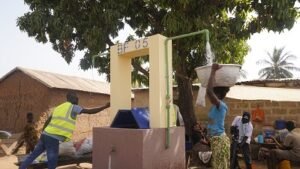 Lire la suite à propos de l’article Programme d’accès universel à l’eau potable du Gouvernement : Le quotidien de Manigri, commune de Bassila change radicalement avec l’eau potable aux bornes fontaines et à domicile