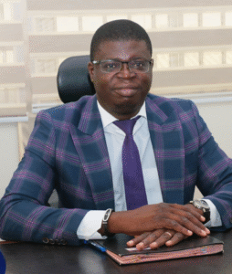 Lire la suite à propos de l’article Installation de la 10ᵉ législature : Le DG Koukpemedji démissionne de la SoBAPS SA pour rejoindre le parlement