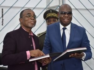 Lire la suite à propos de l’article Passation de charges à la Mairie de Cotonou : Le maire Luc Gnacadja s&rsquo;installe et lance des défis