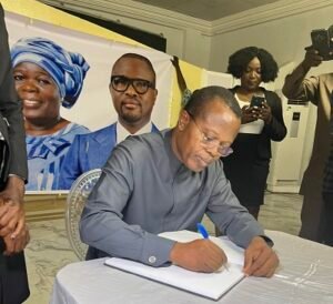 Lire la suite à propos de l’article Présidentielle 2026 : Éric Houndété signe un pacte de soutien à Wadagni-Talata