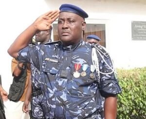 Lire la suite à propos de l’article Hommage aux policiers morts en service : « Ils ont fait le sacrifice ultime pour la nation, garantissant paix et sécurité », clame le DGPR Brice Allowanou