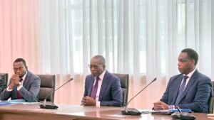 Lire la suite à propos de l’article Concertation au sommet de l’État : Talon privilégie le dialogue avec les futurs médecins