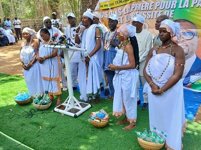 You are currently viewing Présidentielle 2026 au Bénin : À Athiémé, Togbé Yedy et les dignitaires du culte Mami Dan implorent la paix et le succès de Wadagni
