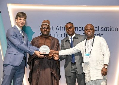 You are currently viewing Excellence industrielle : La GDIZ décroche le prestigieux prix de « Champion du contenu local » au sommet de Lagos