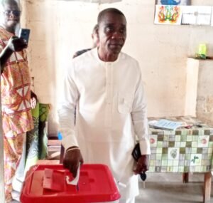 Lire la suite à propos de l’article Présidentielle de 2026 à Sèmè-Podji: Charlemagne HONFO satisfait du déroulement pacifique du scrutin