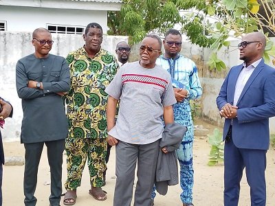 Lire la suite à propos de l’article Promotion de la participation citoyenne : Le maire Luc Gnacadja en immersion à Radio Cotonou