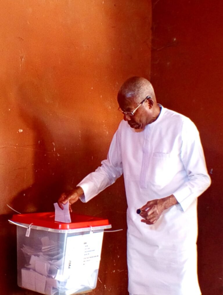 Présidentielle de 2026 à Porto-Novo:  Me Adrien Houngbédji s’acquitte de son devoir à Adjina