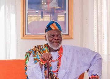 You are currently viewing Culture béninoise en deuil : Le gouvernement rend hommage à l&rsquo;illustre comédien « Tonton J »