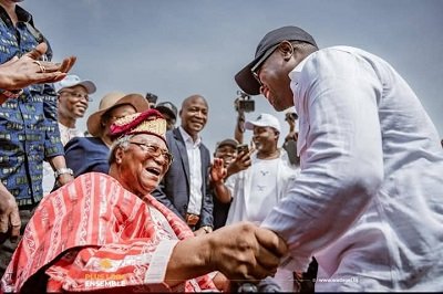 You are currently viewing Poursuite de la tournée pour la campagne présidentielle 2026 : Soglo descend dans le Zou pour plébisciter Wadagni